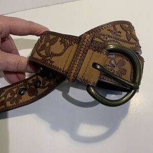 Fossil leather belt